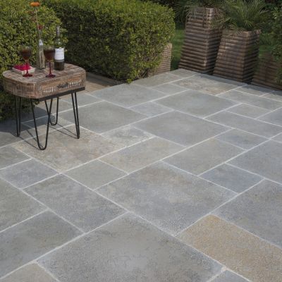 Strata Stone 'Historical' Collection Paving - Abbey